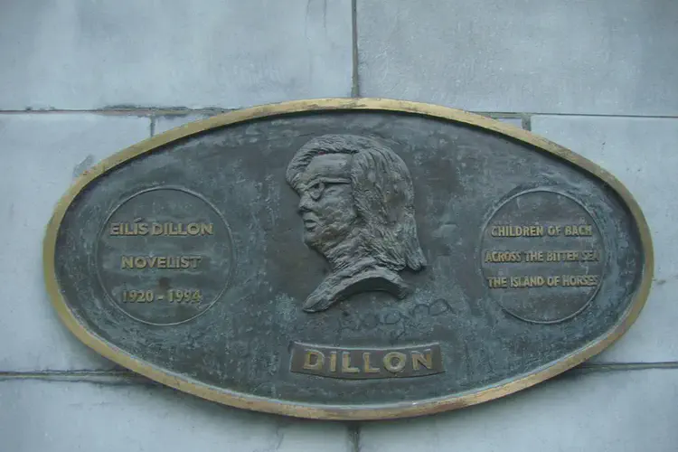 Ellis Dillon, novelist and childrens writer, is born in Galway