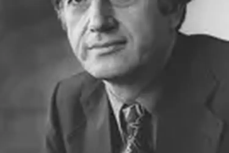 Daniel Joseph Bradley, Irish physicist, born