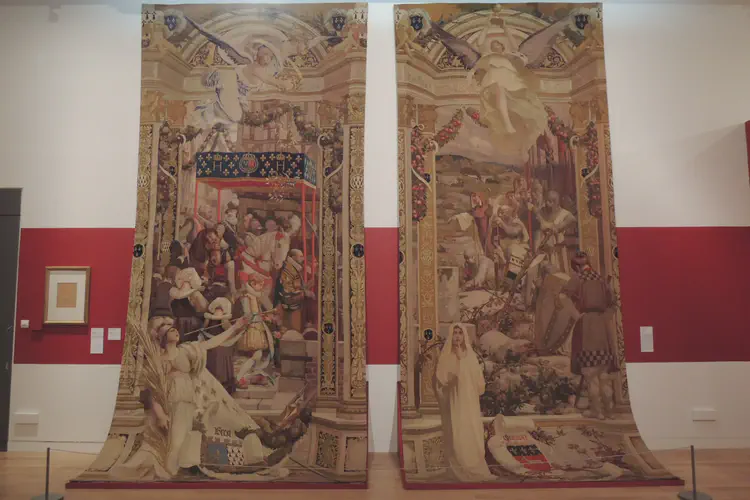 Alan II Barbetorte (Twisted Beard) of Brittany defeats Normans.