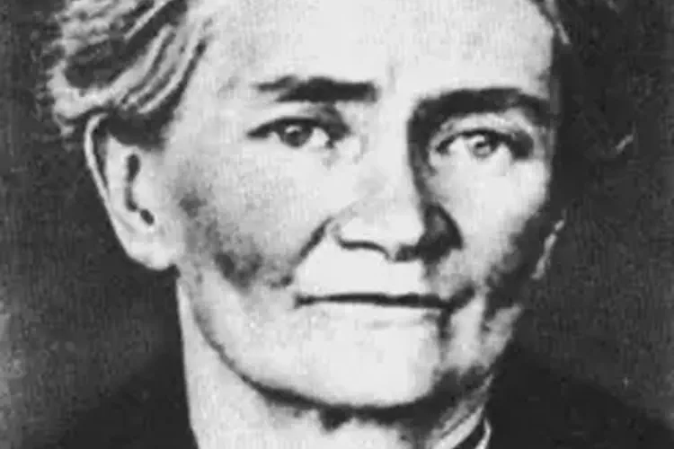 Violet Albina Gibson attempted to assassinate Benito Mussolini