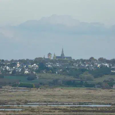 Second treaty of Guerande between Yann IV of Brittany & Charles VI of France recognizes Breton Independence