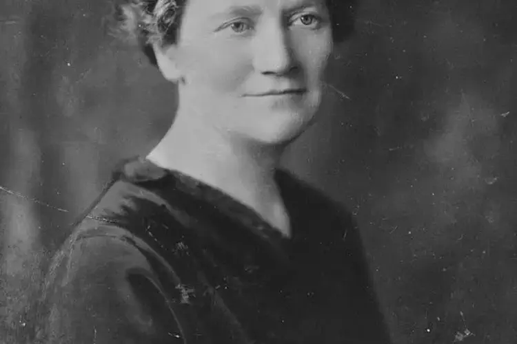 Mary MacSwiney, Maire Nic Shuibhne, Irish patriot, is born