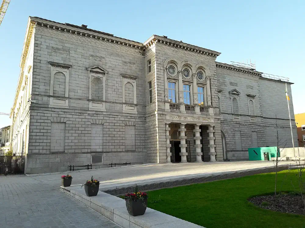 Eestablishment of a national gallery of paintings, sculpture and fine arts in Ireland