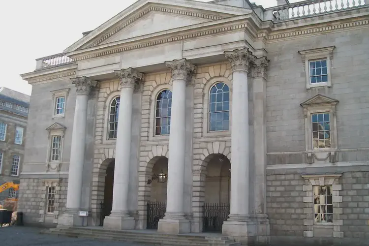 Statutes of Dublin University amended to allow Catholics to take degrees