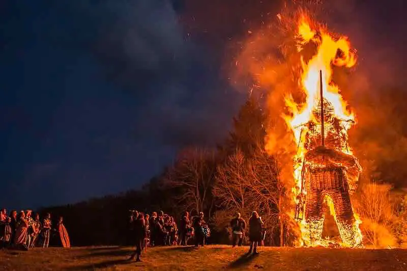 Beltaine (Cetshamain) feast of Celtic god Belenos