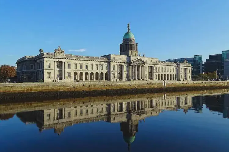 The Customs House opens in Dublin
