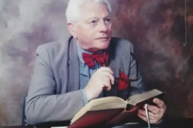 Maurice Lindsay, born