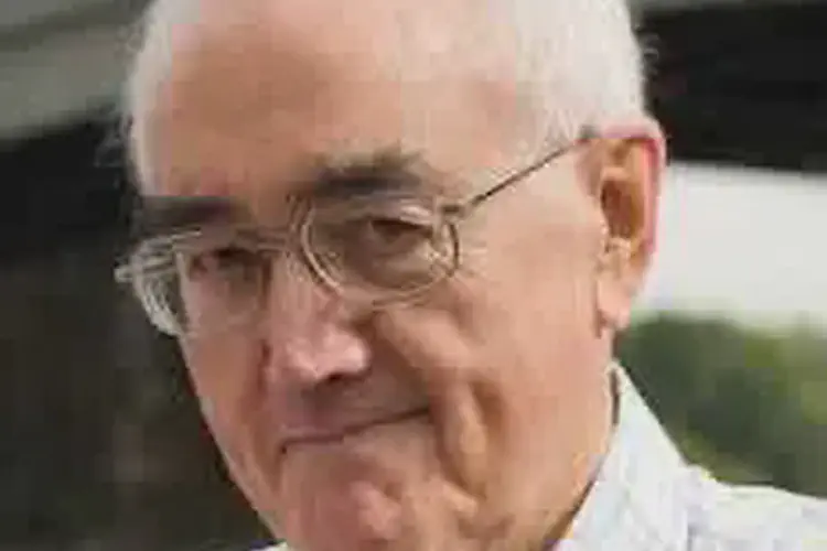 James Burke, Irish historian and author, born