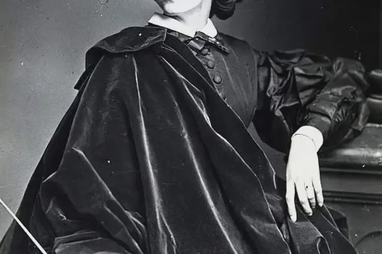 Lola Montez, Irish dancer and courtesan dies in New York