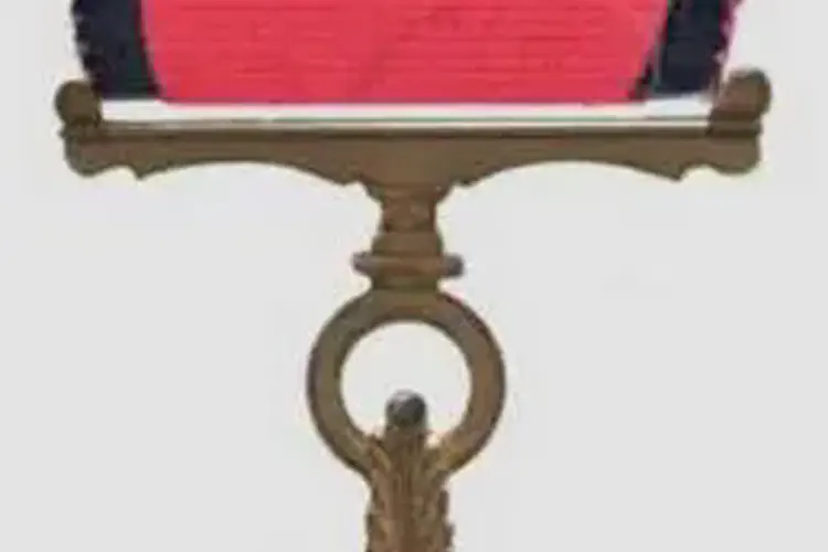 Thomas Lloyd, son of John Lloyd, is killed at the head of his regiment at the passage of Nivelle in south-west France