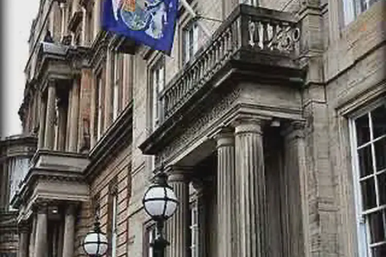 Royal Faculty of Physicians and Surgeons of Glasgow granted its charter by King James VI