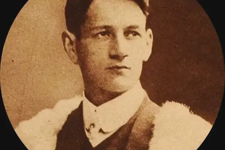 Terence MacSwiney, Lord Mayor of Cork, arrested by British; he immediately goes on hunger strike