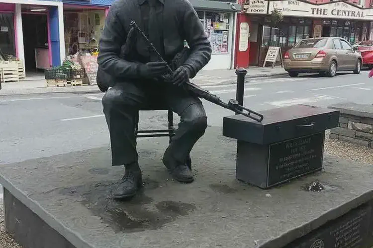 Willie Clancy, Irish folklorist and traditional Uilleann bagpiper, died